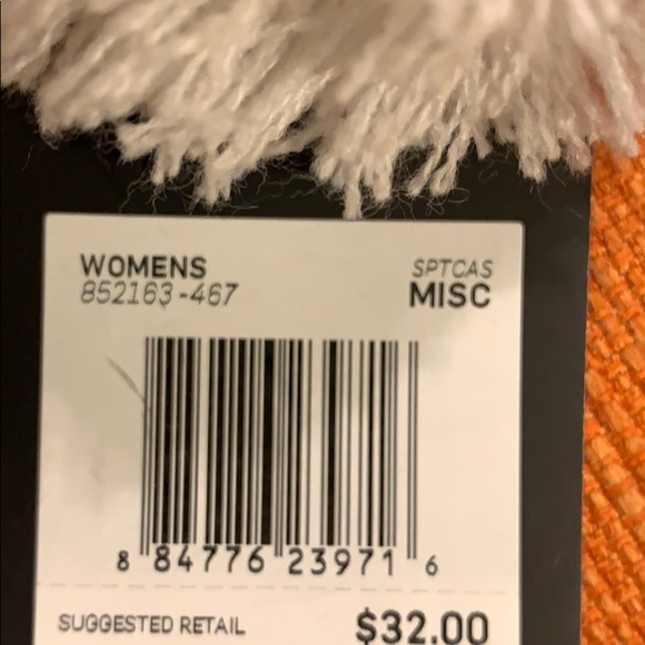 NWT Women’s Nike Hat - Picture 6 of 6